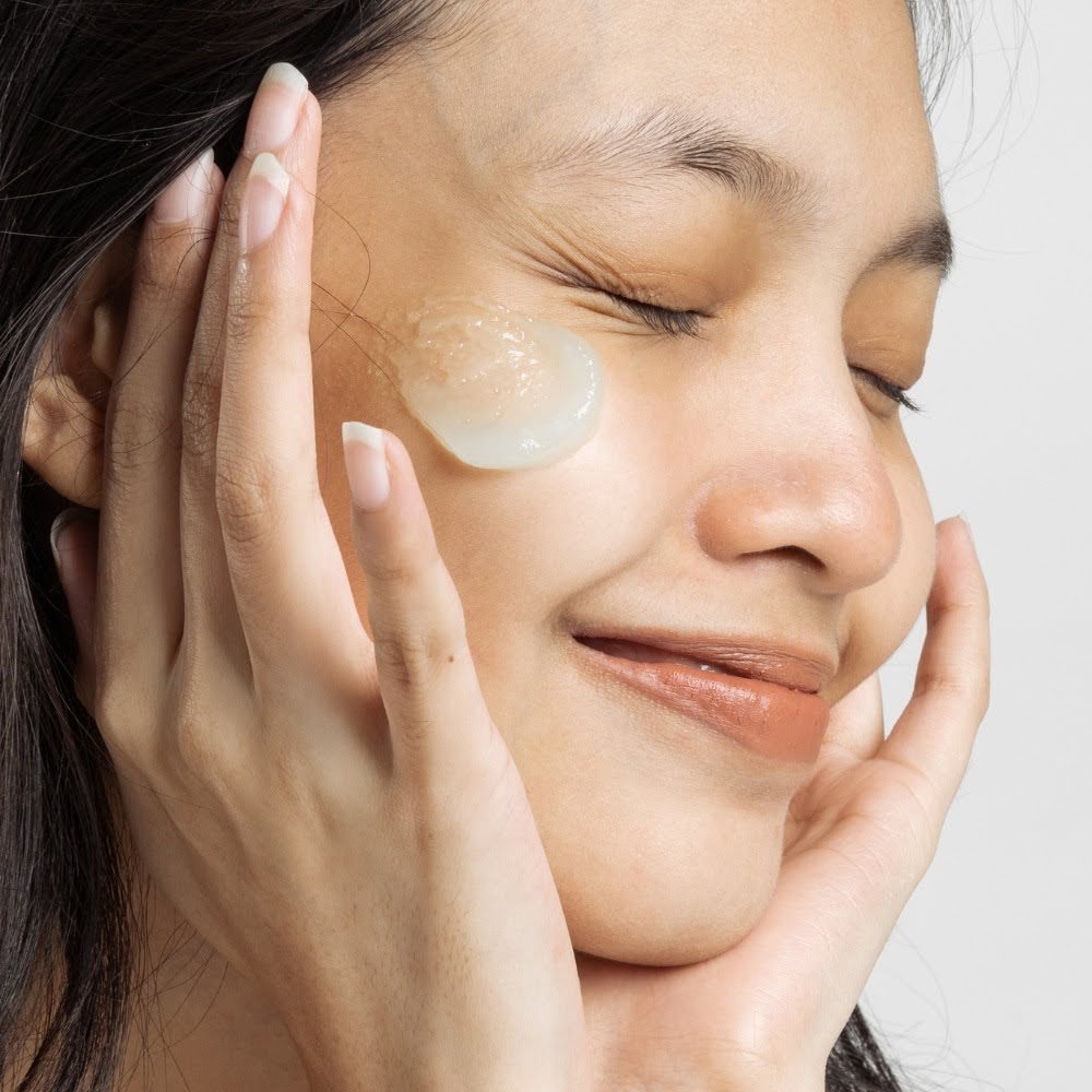 Best Face Primer for Oily Skin: Why Hydration (Not Mattifying) Is the Real Fix