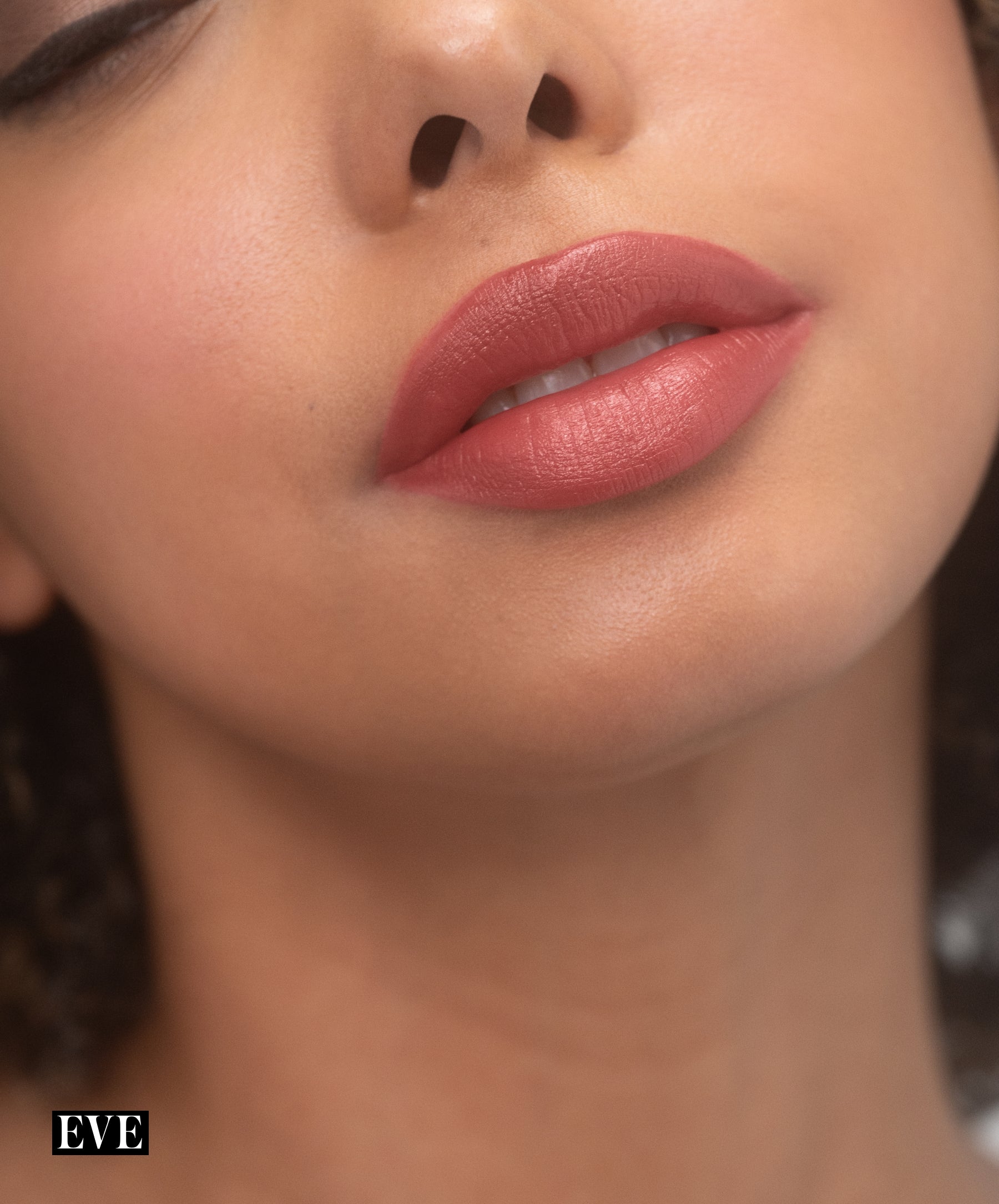 Legendary Serum Lipstick: The Nudes in shade Eve