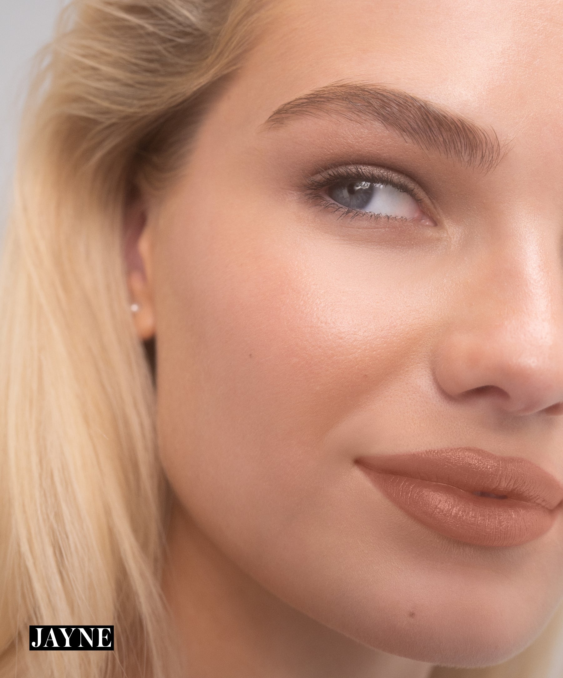 Legendary Serum Lipstick: The Nudes in shade Jayne