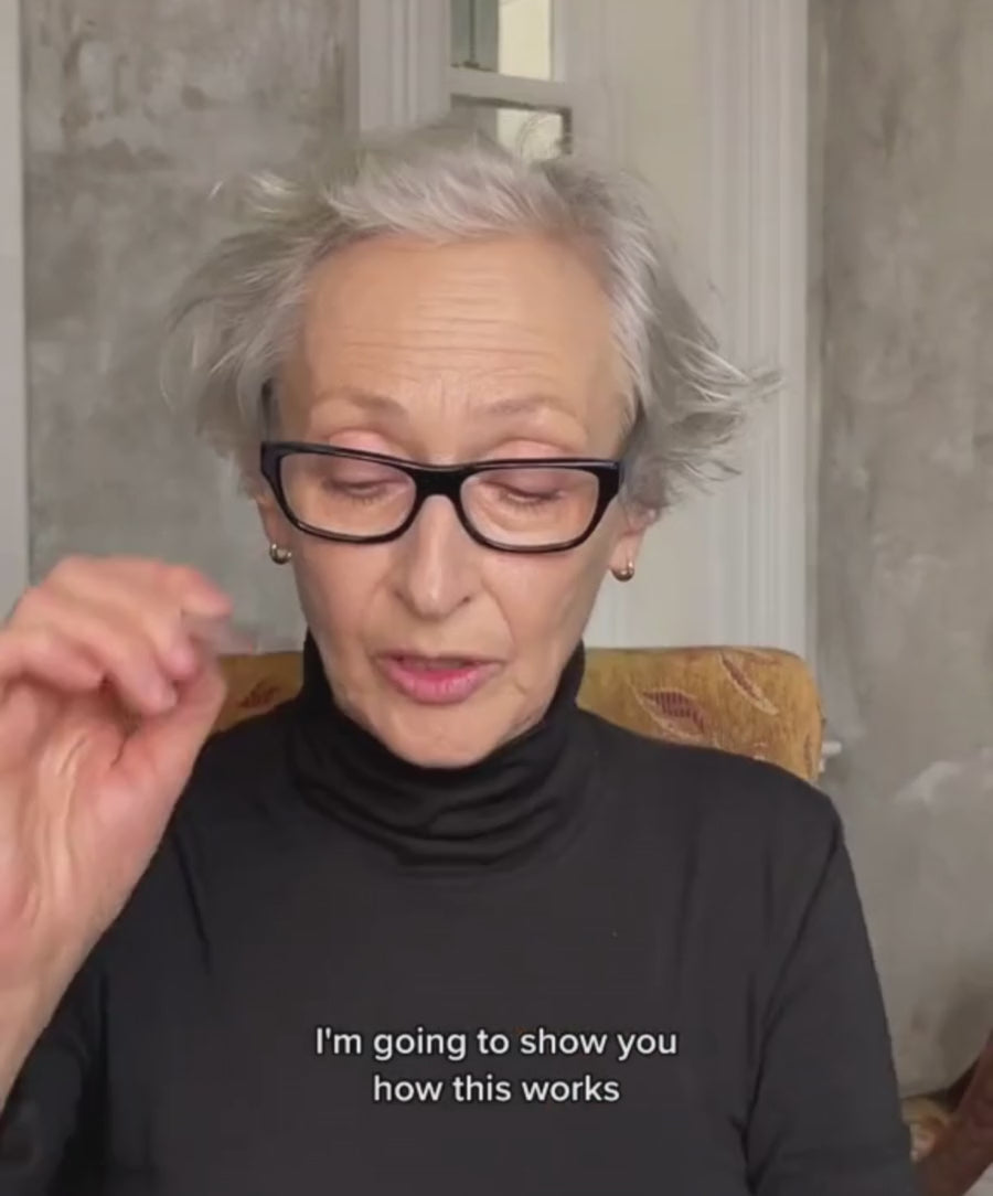 Rose-Marie tutorial how to apply Back2Brow Powder using the tool Back2Brow Brush