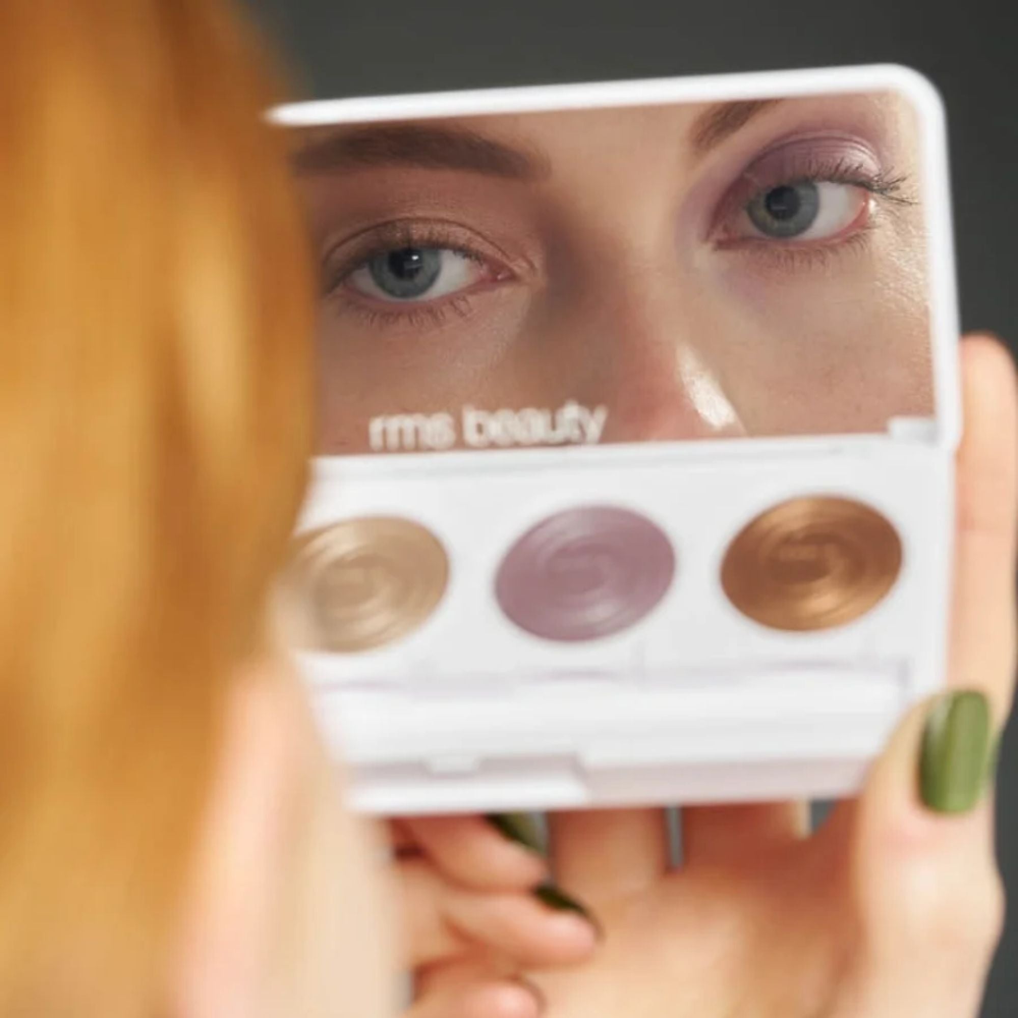 How to Use a Makeup Palette: A Beginner's Step-by-Step Guide