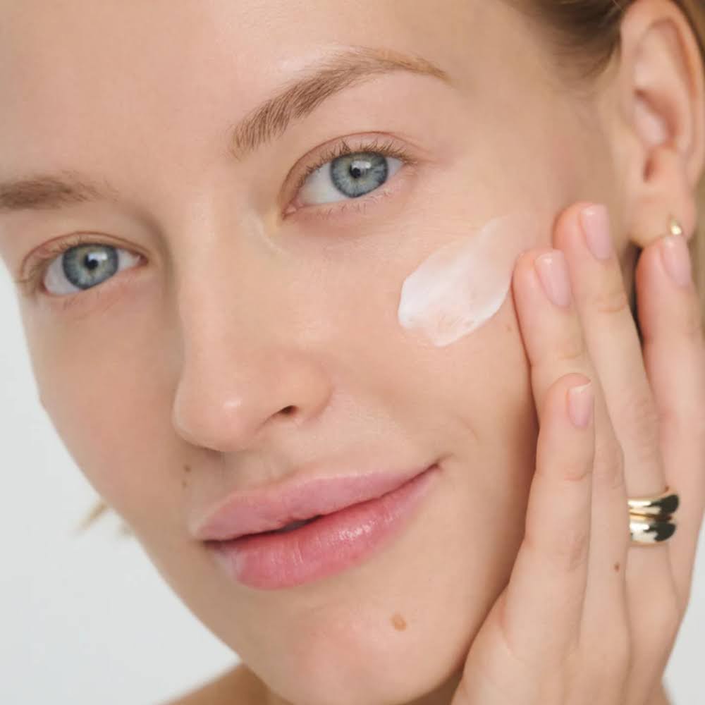  Benefits of Peptides in Skin Care and How to Use Them