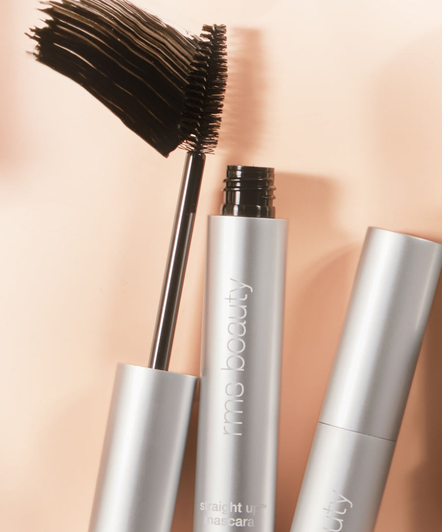 Straight Up™ Volumizing Peptide Mascara